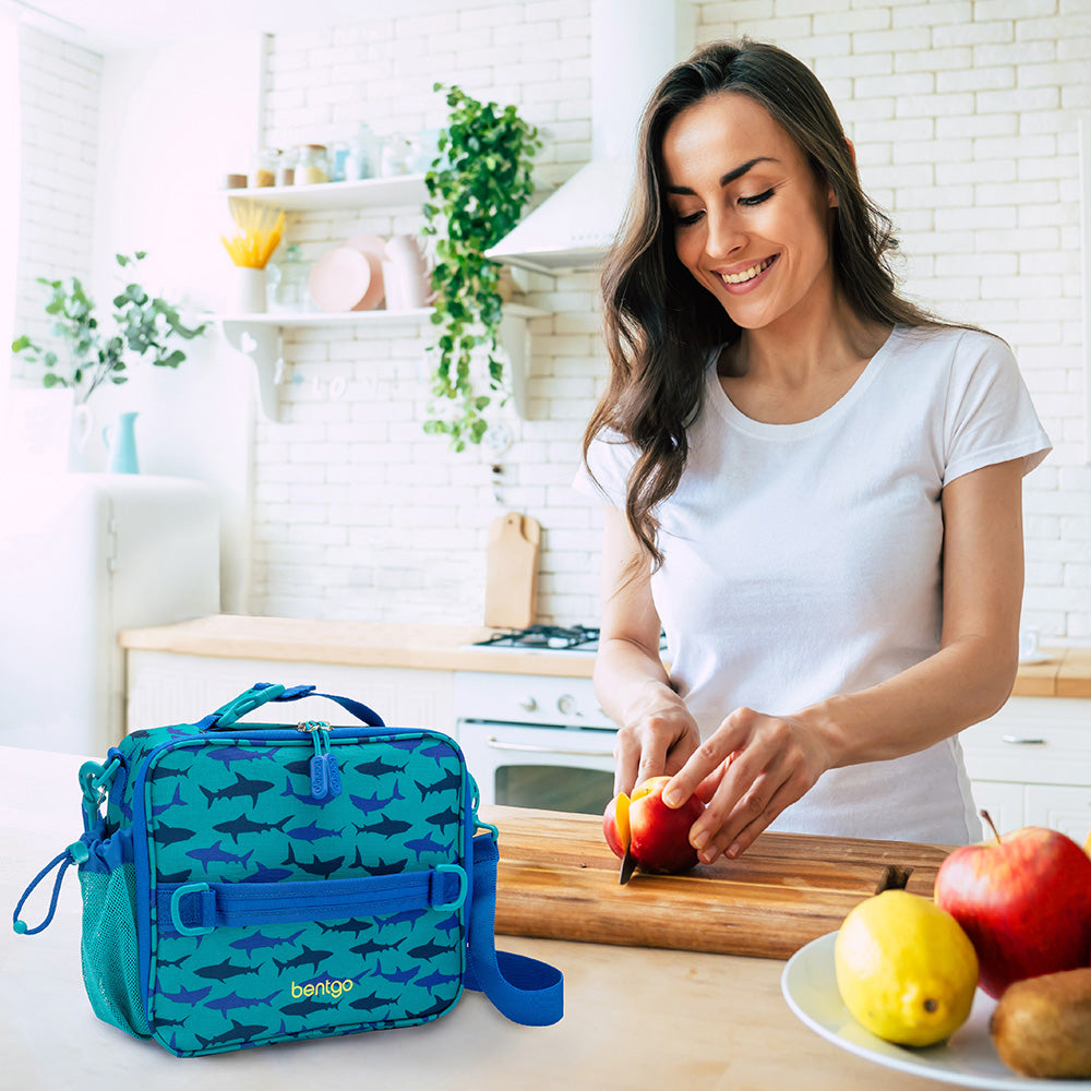 bentgo-kids-prints-lunch-box-and-lunch-bag-h0 BGPTBDL1-SHK-11.jpg